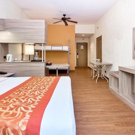 ไมโครเทลบายวินด์แฮมโบราเคย์ Hotel Balabag  ภายนอก รูปภาพ