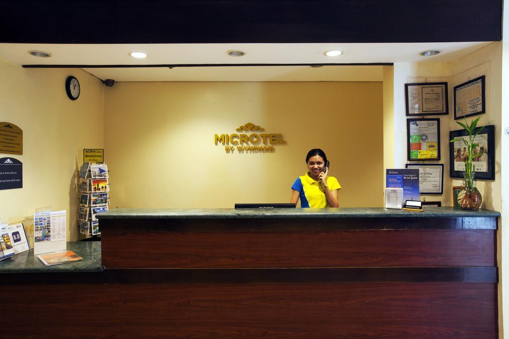 ไมโครเทลบายวินด์แฮมโบราเคย์ Hotel Balabag  ภายนอก รูปภาพ