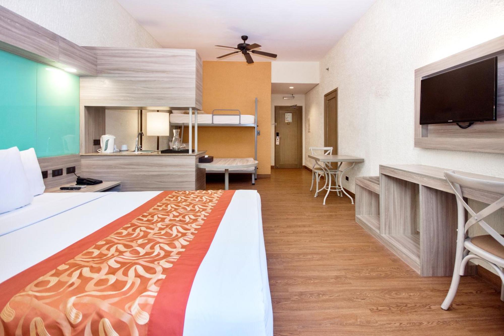 ไมโครเทลบายวินด์แฮมโบราเคย์ Hotel Balabag  ภายนอก รูปภาพ