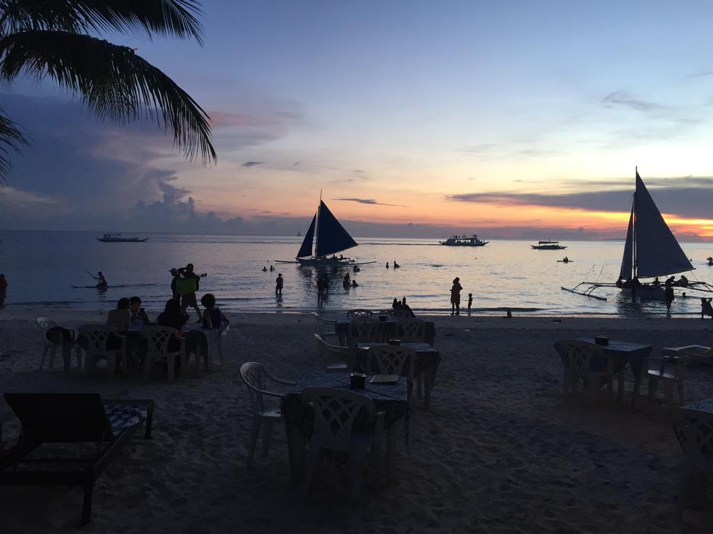 ไมโครเทลบายวินด์แฮมโบราเคย์ Hotel Balabag  ภายนอก รูปภาพ